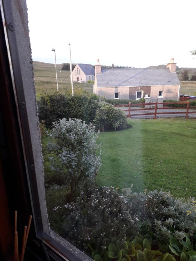 Lochs Cottage Leurbost Exterior photo