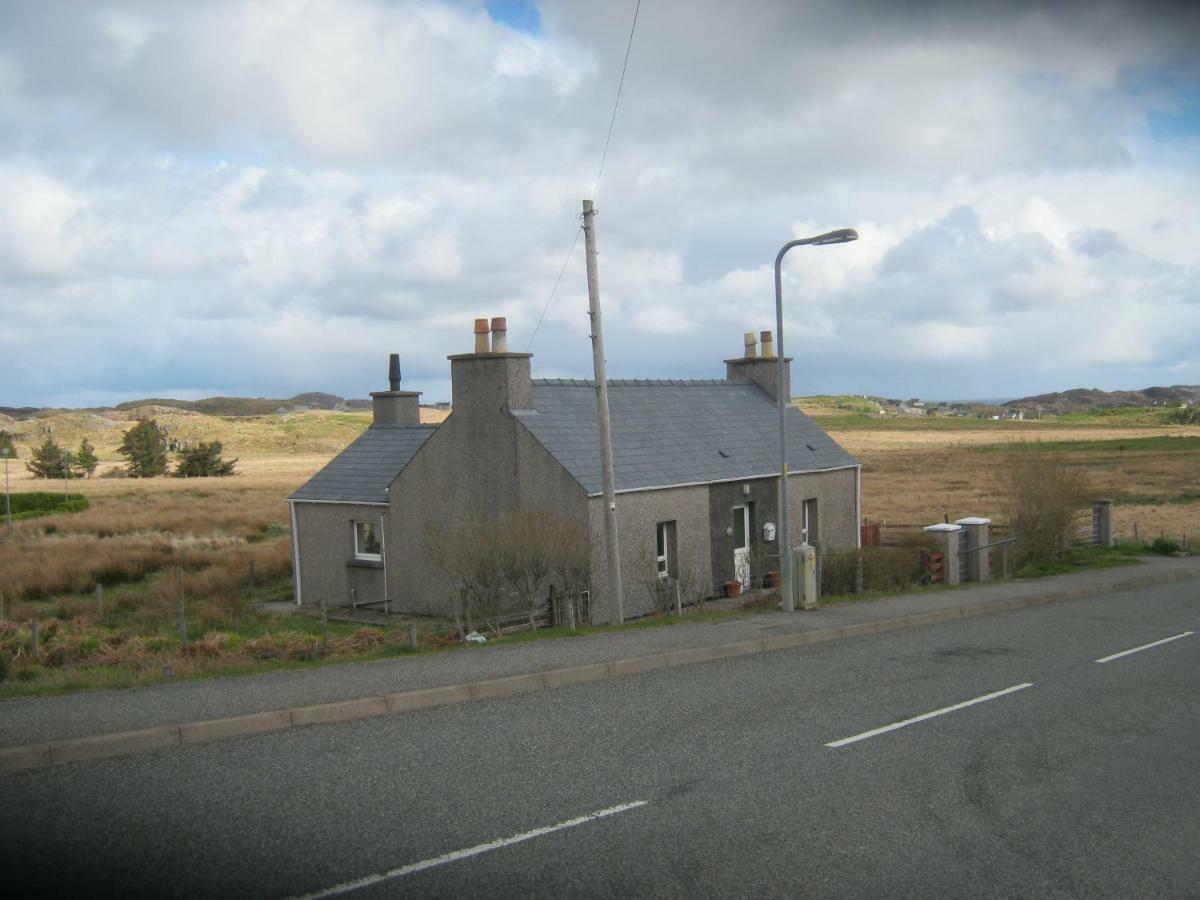 Lochs Cottage Leurbost Exterior photo